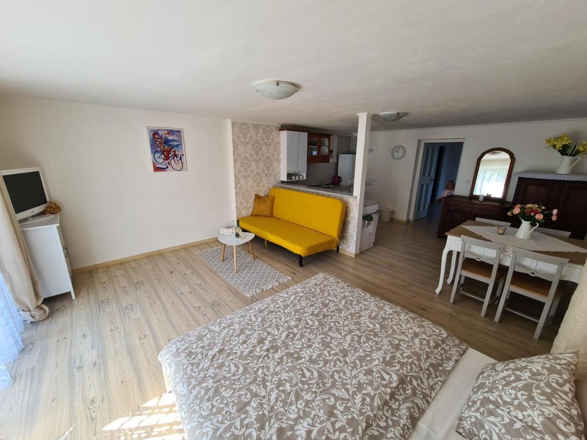 Apartament Apartman Prace Zewnętrze zdjęcie